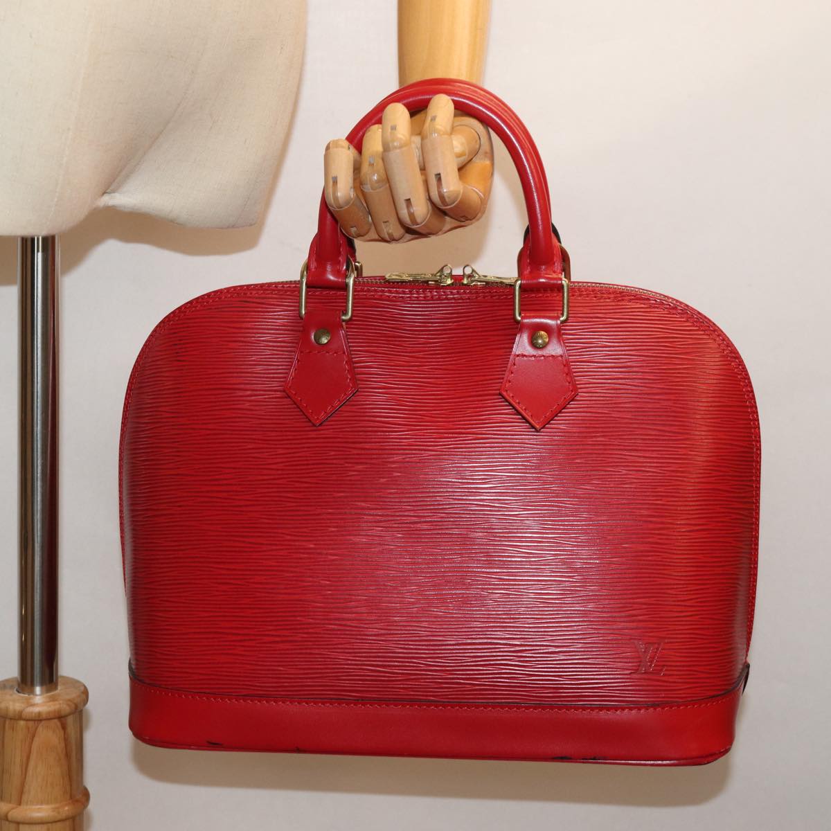 LOUIS VUITTON Epi Alma Hand Bag Castilian Red M52147 LV 73846