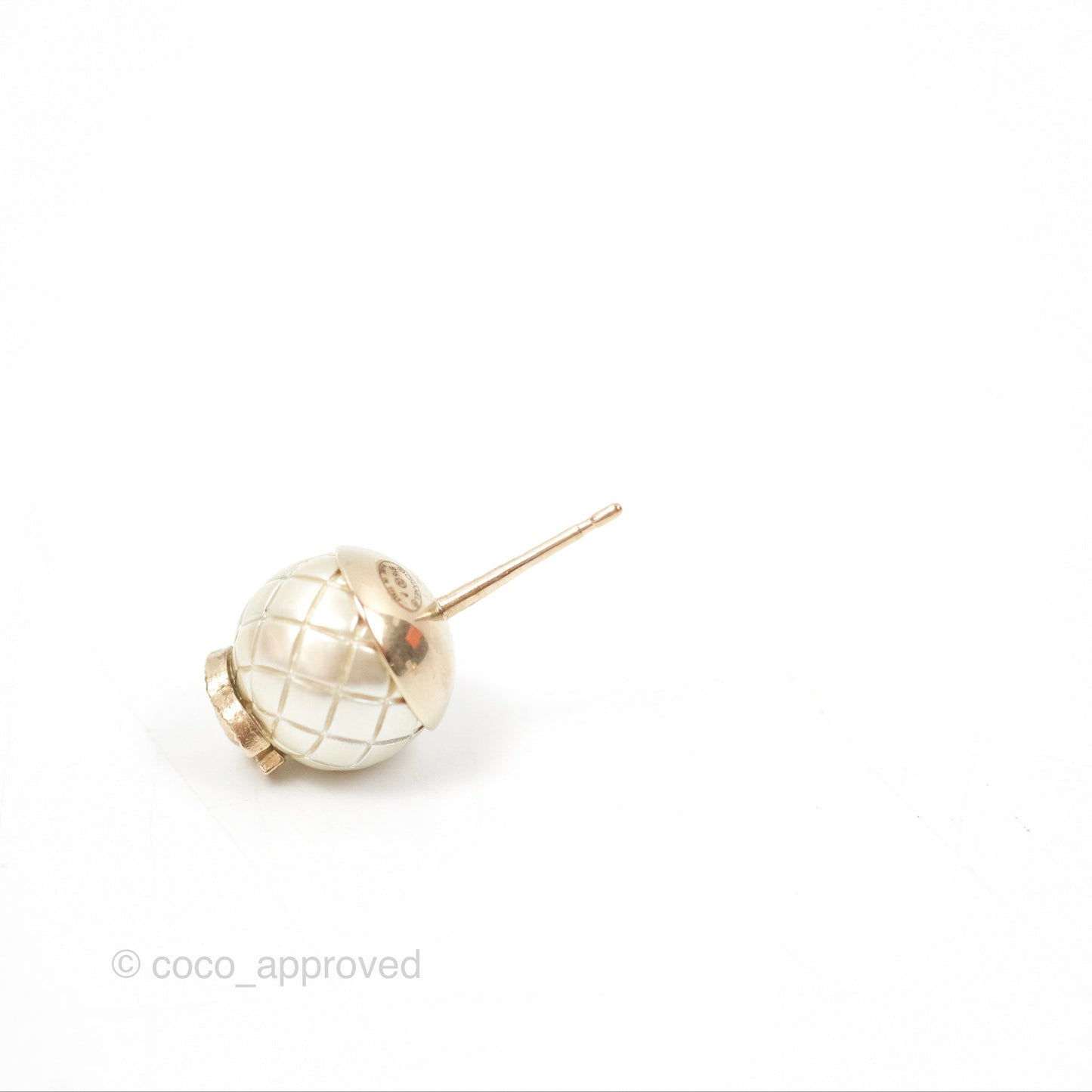 Chanel CC Round Earrings Gold Tone 16P