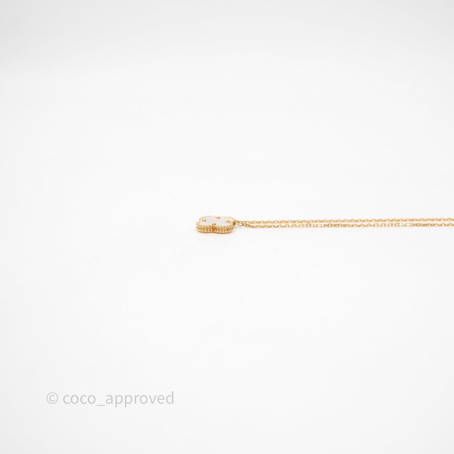 Van Cleef & Arpels Vintage Alhambra Pendant White Mother-of-pearl Necklace Yellow Gold