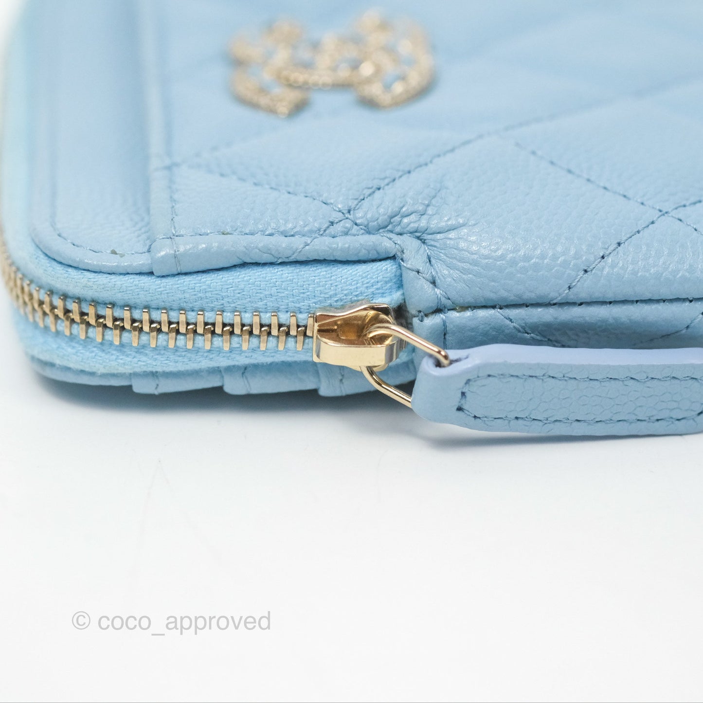Chanel Zipped Coin Purse Card Holder Blue Caviar 22S