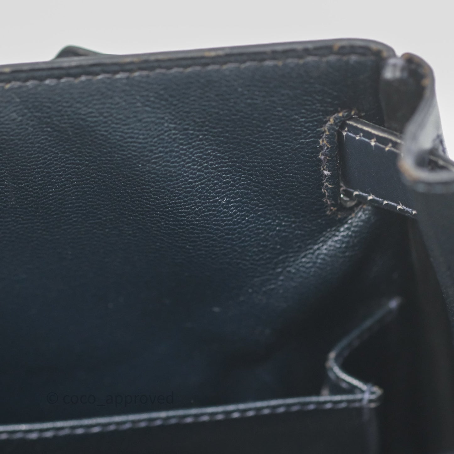 Hermès Vintage Kelly 28 Retourn Navy Box Leather Gold Hardware