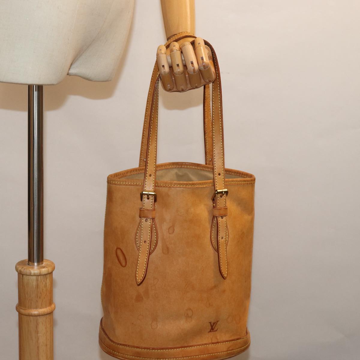 LOUIS VUITTON Nomad Leather Bucket PM Shoulder Bag Beige M85001 LV 74290