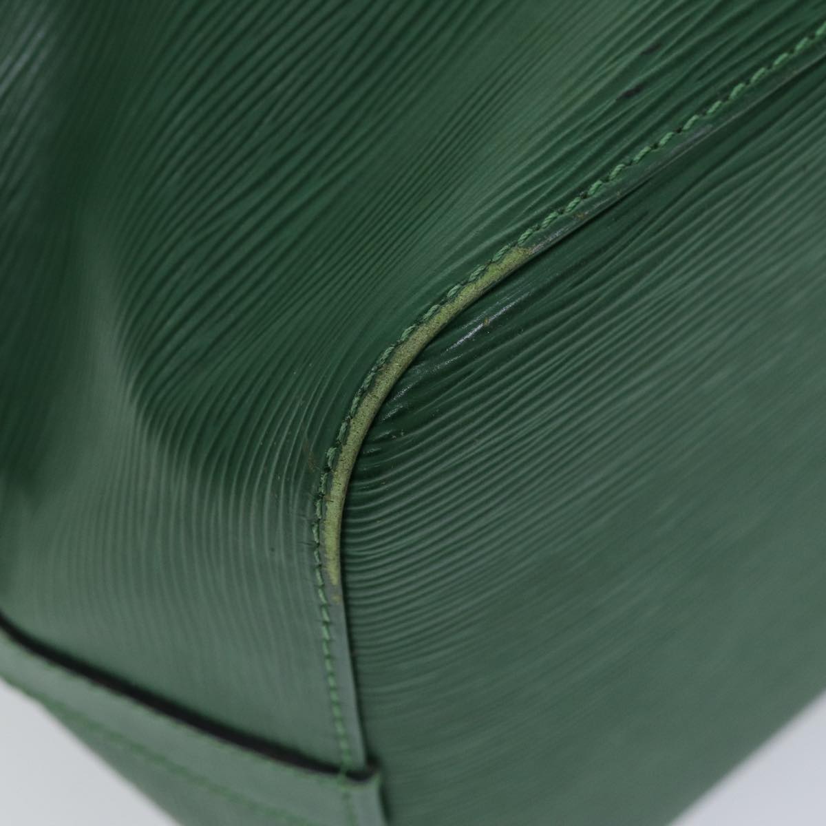 LOUIS VUITTON Epi Petit Noe Shoulder Bag Green M44104 LV 74295
