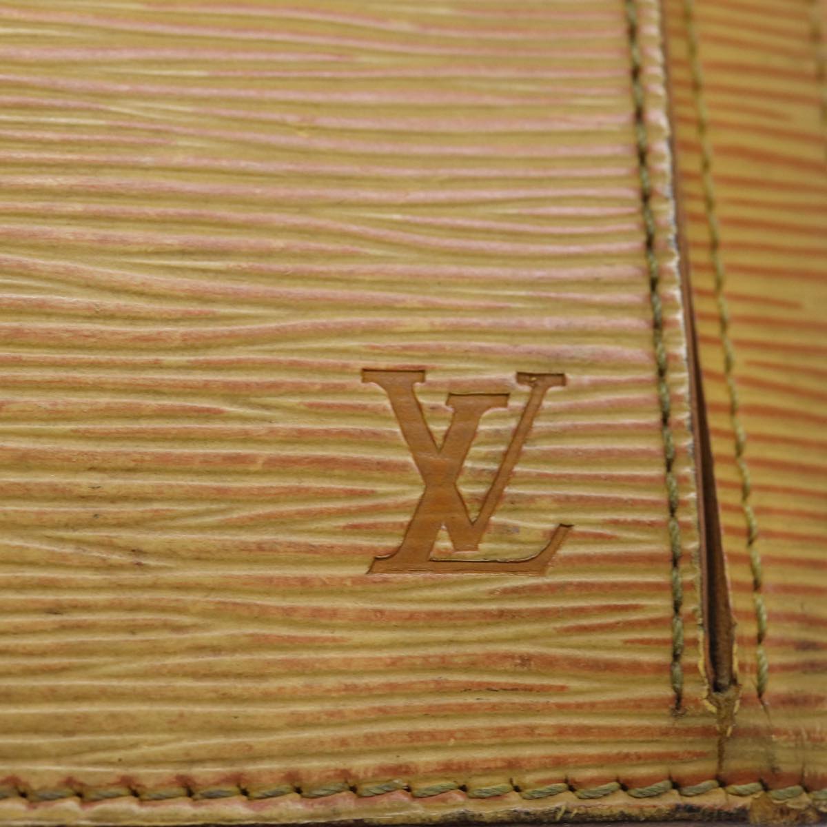 LOUIS VUITTON Epi Serie Dragonne Clutch Bag Winnipeg Beige M52616 LV 74445