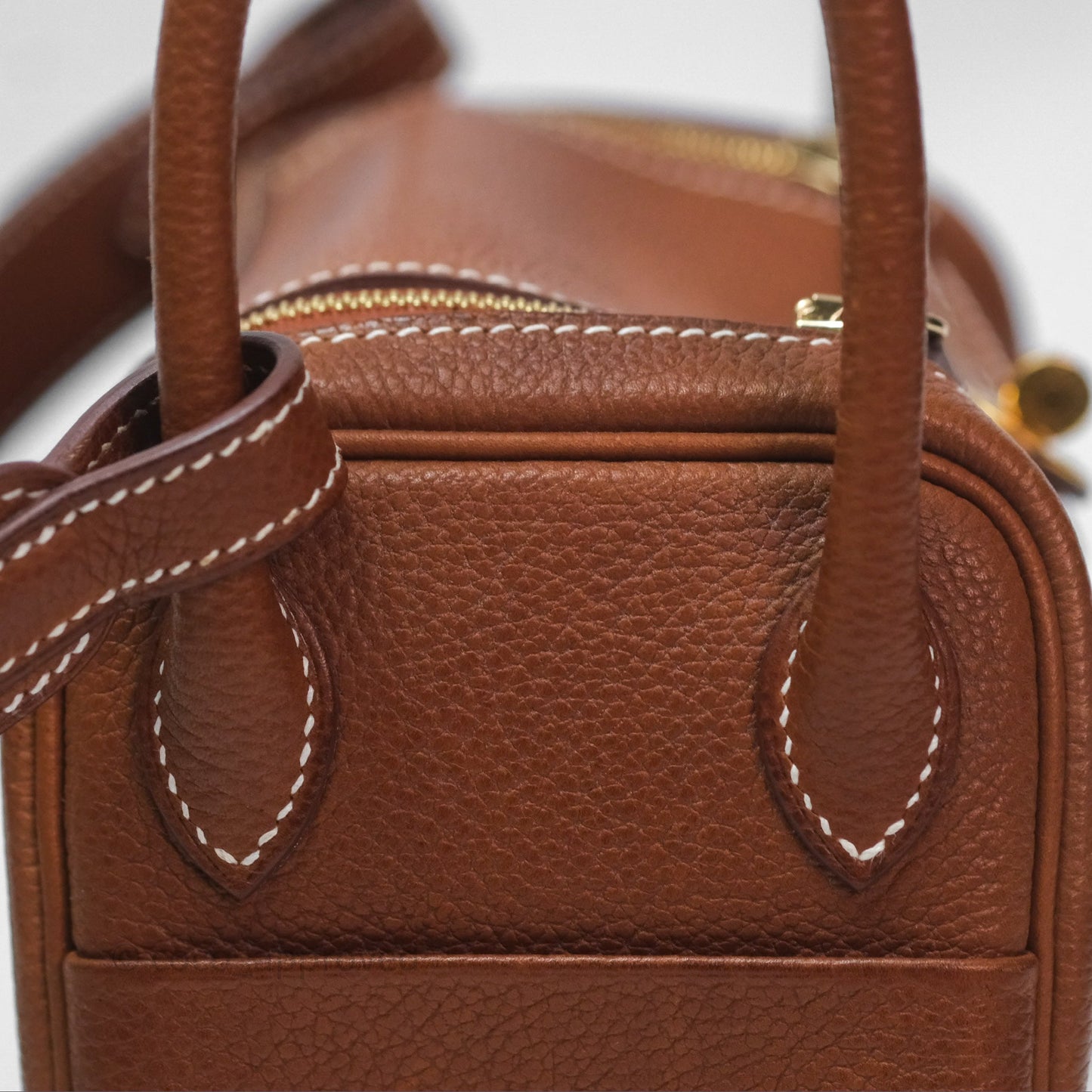 Hermès Mini Lindy 20 Fauve 34 Barenia Gold Hardware