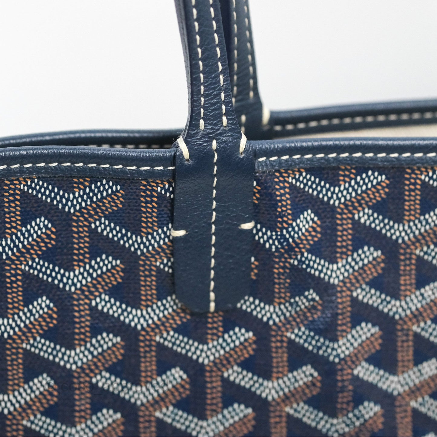 Goyard St Louis Tote PM ⁣⁣⁣⁣⁣⁣⁣⁣⁣⁣⁣⁣⁣⁣⁣⁣⁣⁣⁣⁣Navy