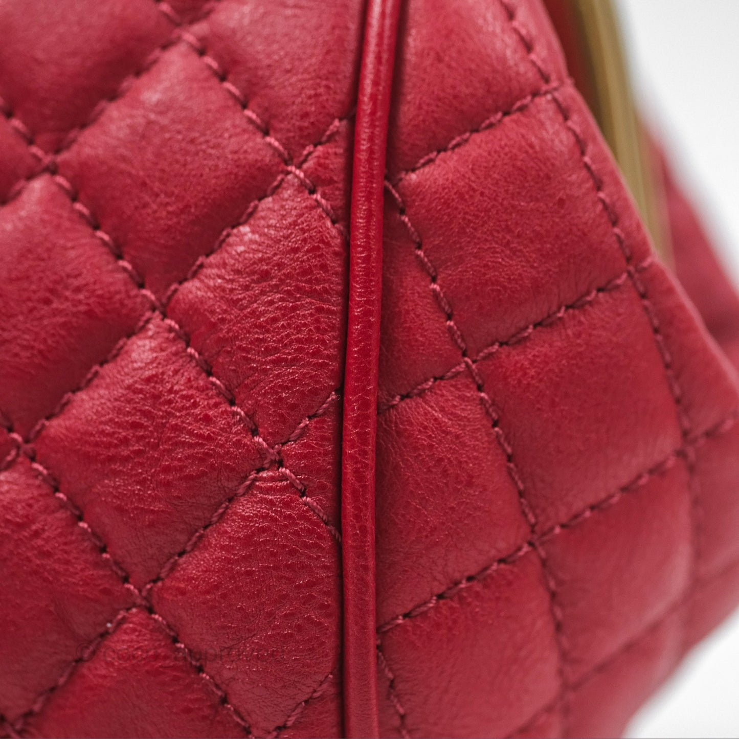 Chanel Quilted Kisslock Handbag With Chain Red Calfskin Gold Hardware