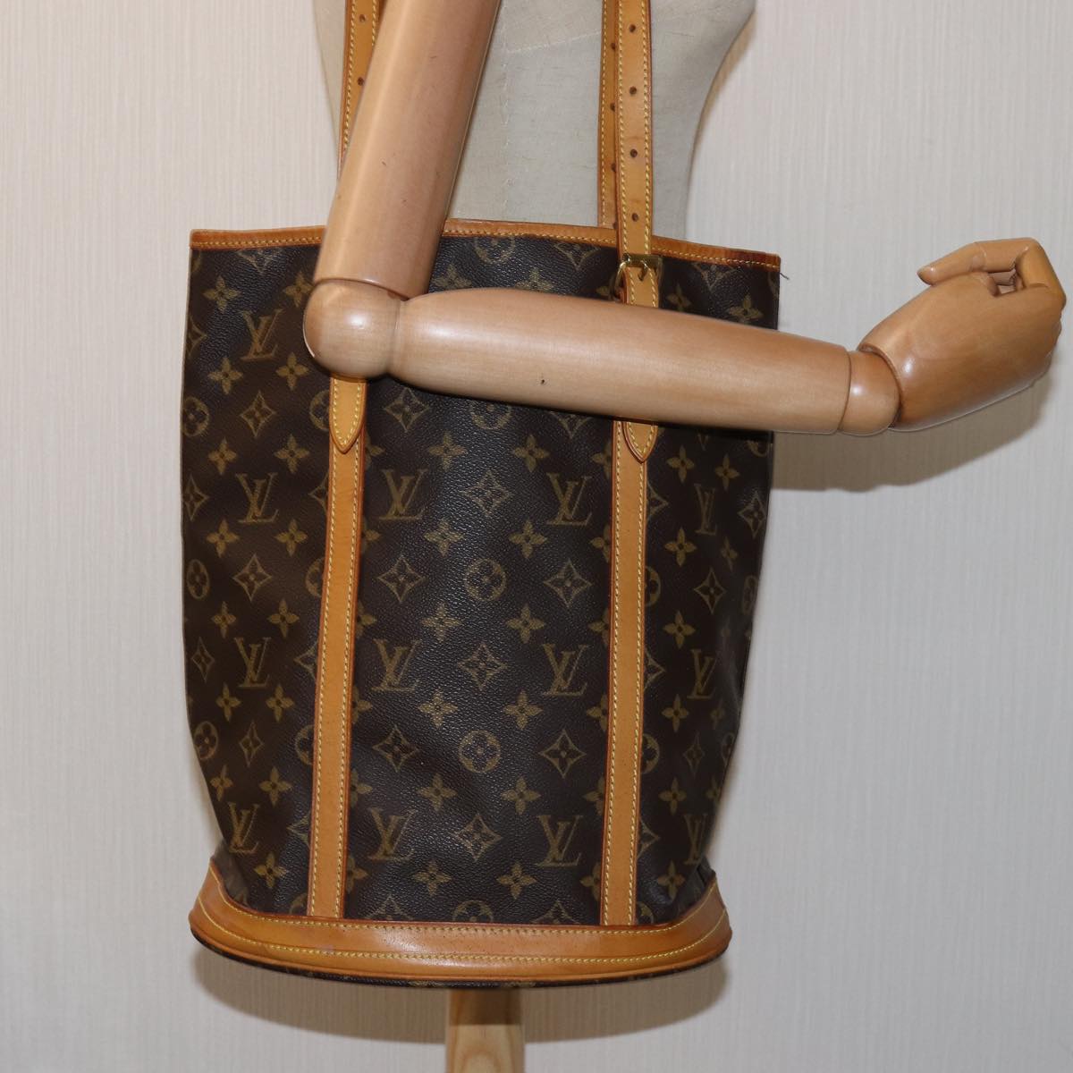 LOUIS VUITTON Monogram Bucket GM Shoulder Bag M42236 LV 74715