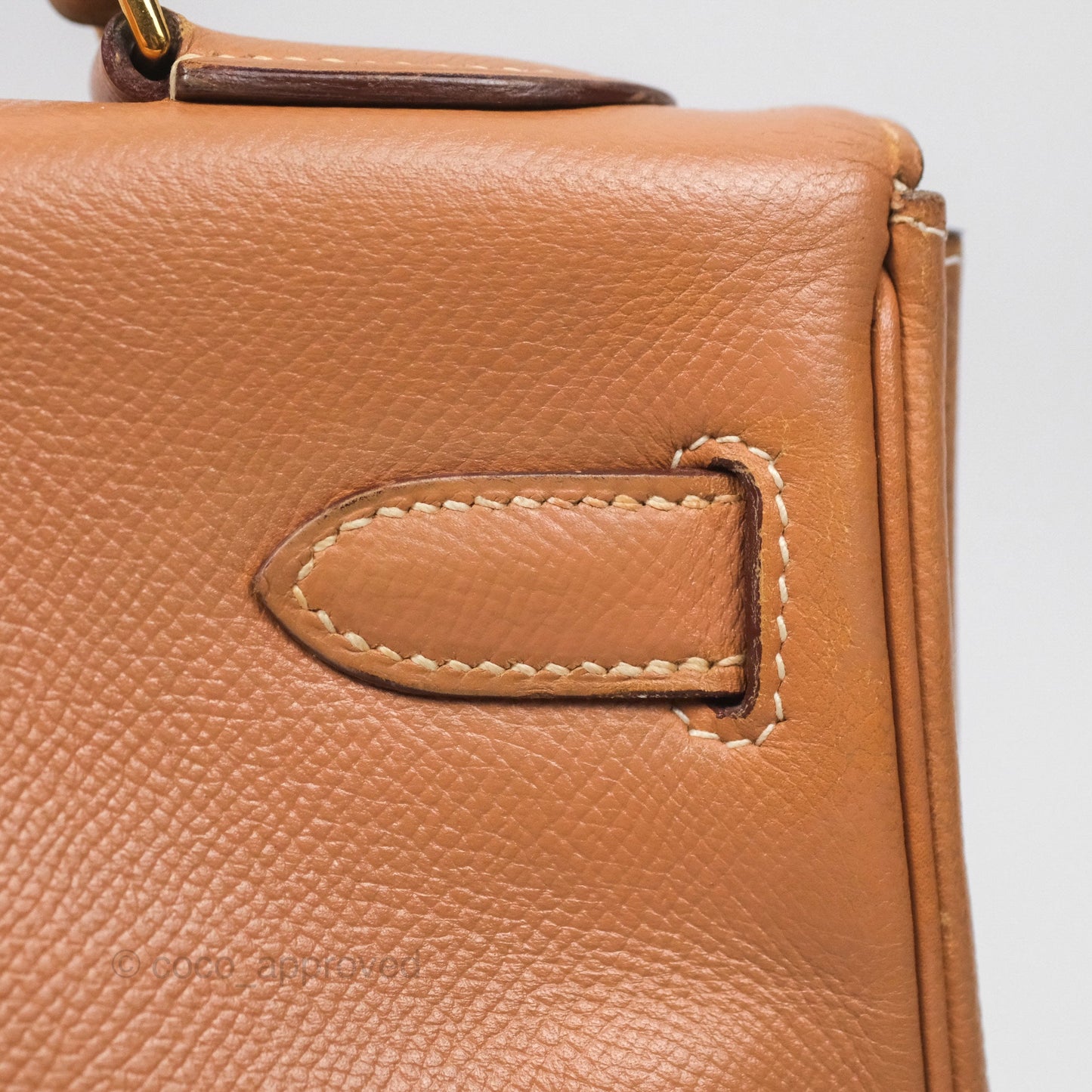 Hermes Vintage Kelly 32 Retourne Natural Gold Hardware
