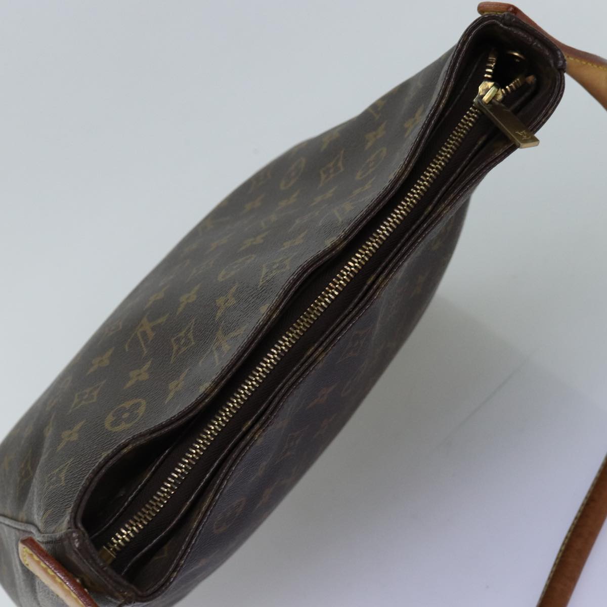 LOUIS VUITTON Monogram Looping GM Shoulder Bag M51145 74926