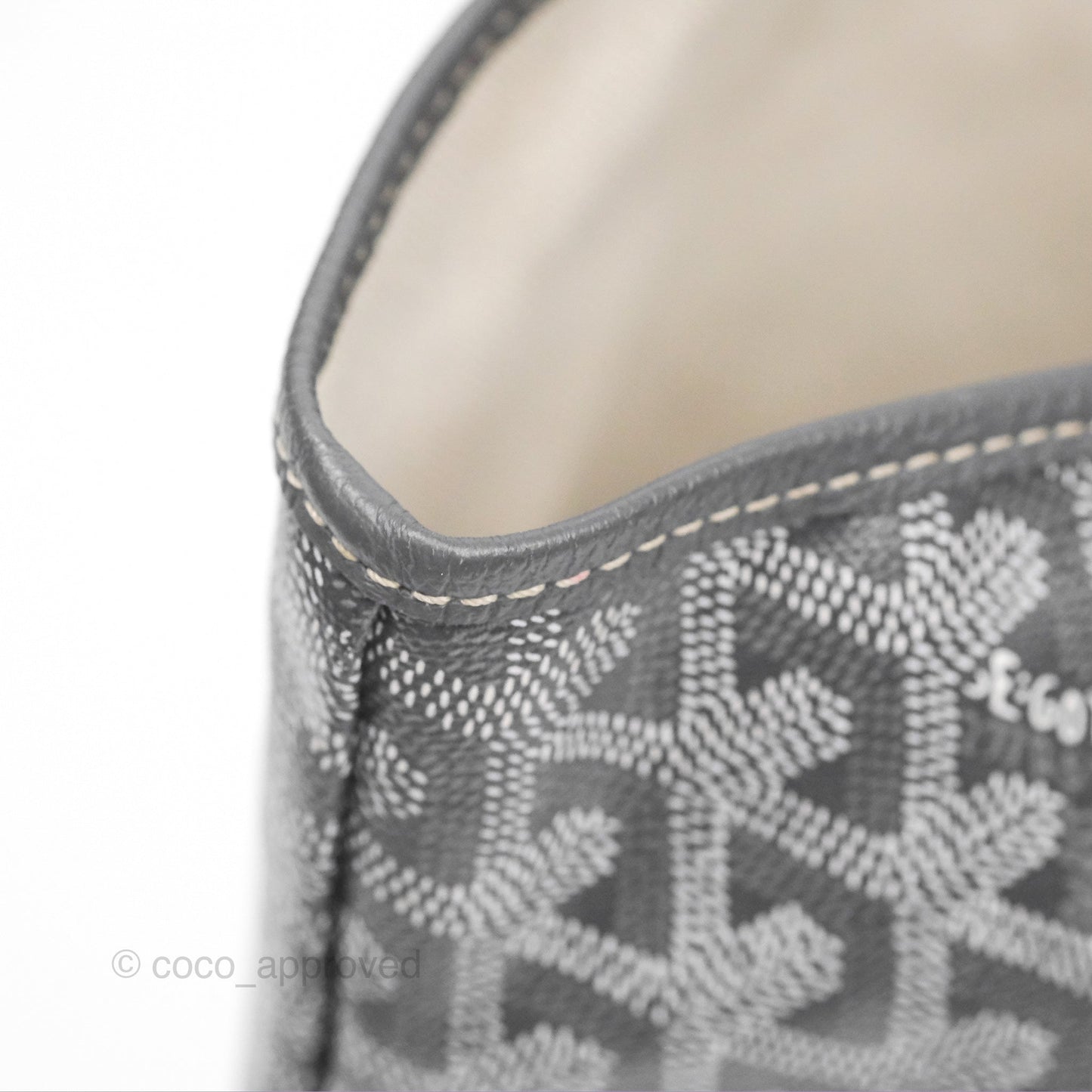 Goyard St Louis Tote PM ⁣⁣⁣⁣⁣⁣⁣⁣⁣⁣⁣⁣⁣⁣⁣⁣⁣⁣⁣⁣Grey