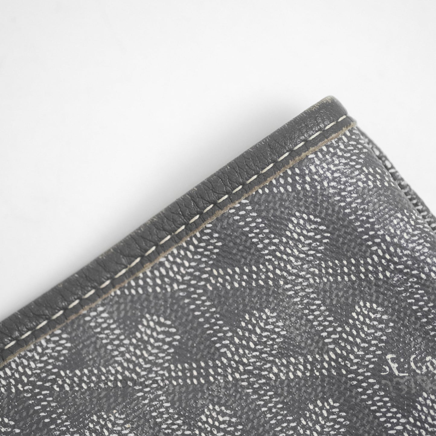 Goyard St Louis Tote PM ⁣⁣⁣⁣⁣⁣⁣⁣⁣⁣⁣⁣⁣⁣⁣⁣⁣⁣⁣⁣Grey