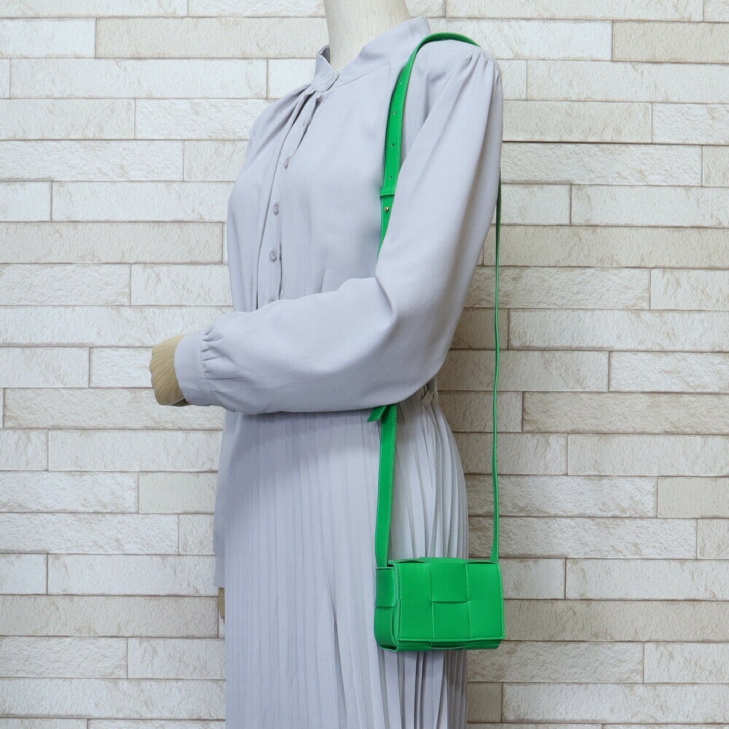 Luxury Bottega Veneta Intrecciato  Intrecciato Shoulder Bag ()