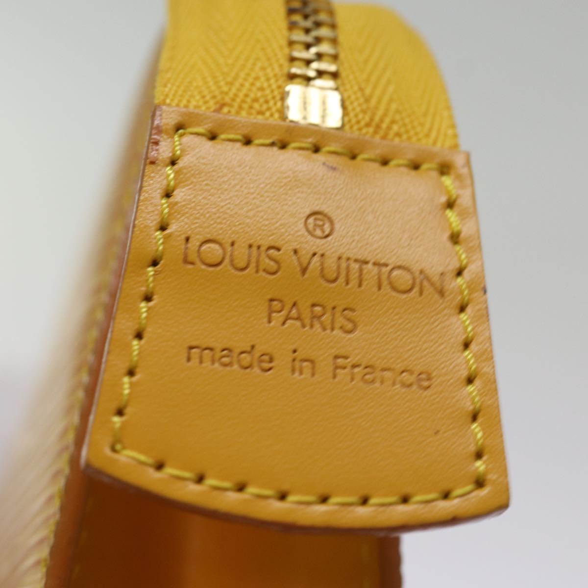 LOUIS VUITTON Epi Poche Toilette 15 Pouch Yellow LV 75004