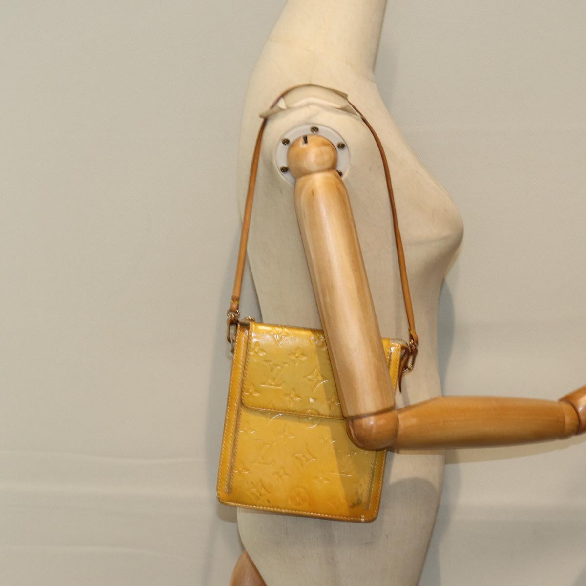 LOUIS VUITTON Monogram Vernis Motto Accessory Pouch Gris M91030 LV 75041