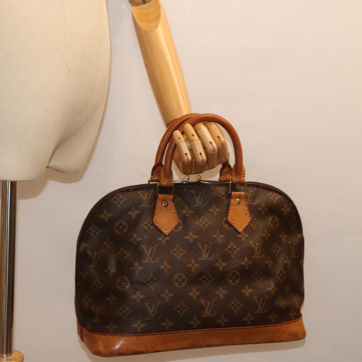 LOUIS VUITTON Monogram Alma Hand Bag M51130 LV 75069