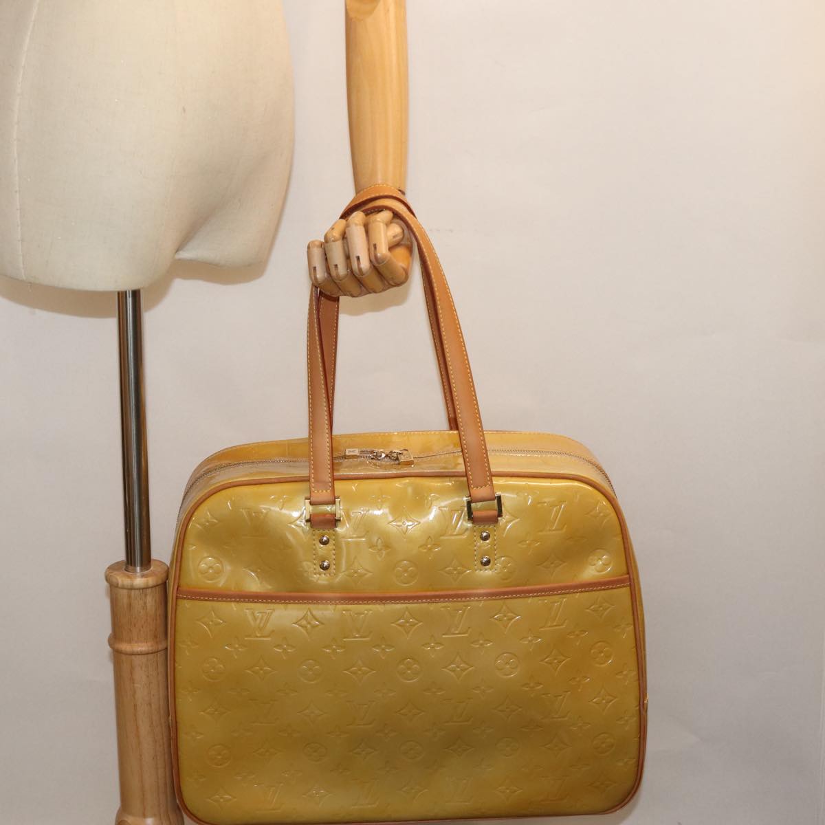 LOUIS VUITTON Monogram Vernis Sutton Boston Bag Beige M91139 LV 75103