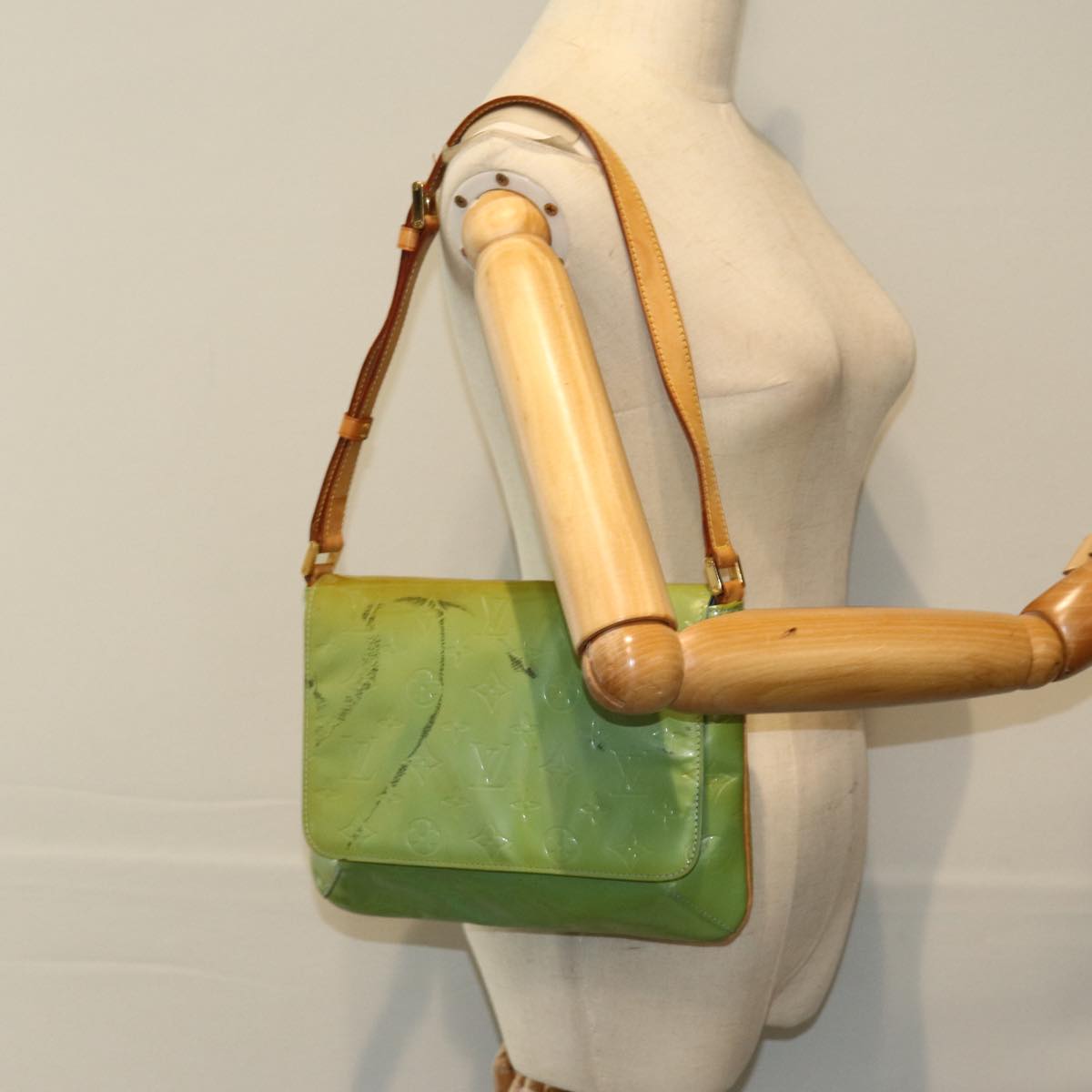 LOUIS VUITTON Monogram Vernis Thompson Street Bag Baby Blue M91009 75164