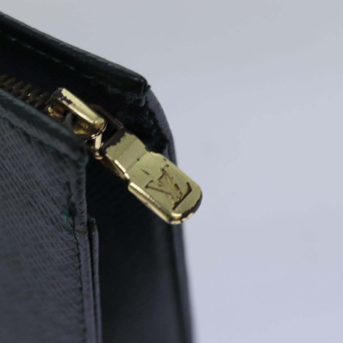 LOUIS VUITTON Taiga Pochette Voyage MM Clutch Bag Epicea LV 75171