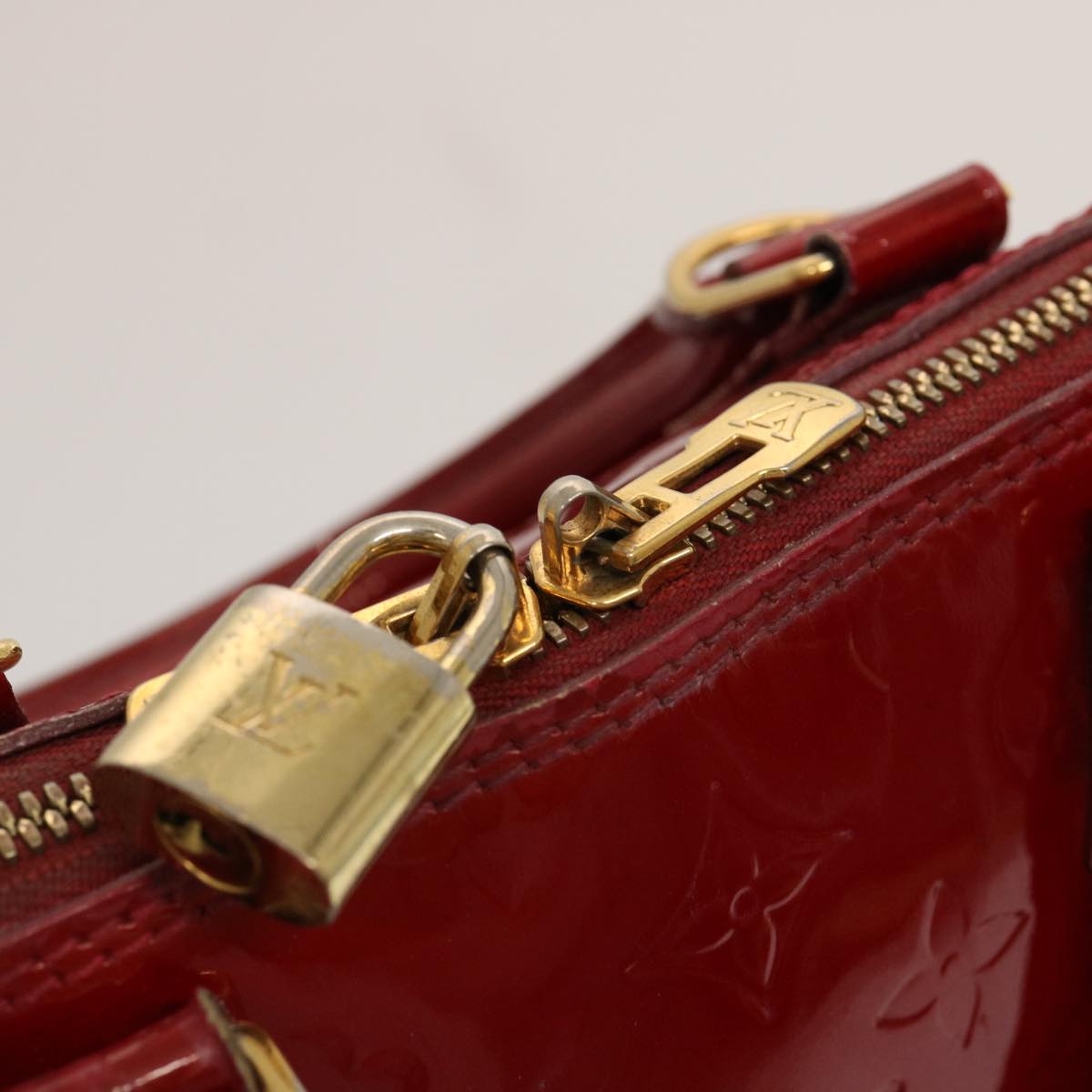 LOUIS VUITTON Monogram Vernis Alma PM Hand Bag Red Slys M90169 LV 75188