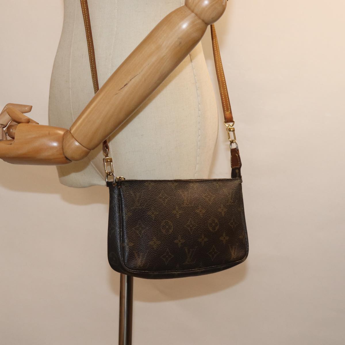 LOUIS VUITTON Monogram Pochette Accessoires Pouch M51980 LV 75248
