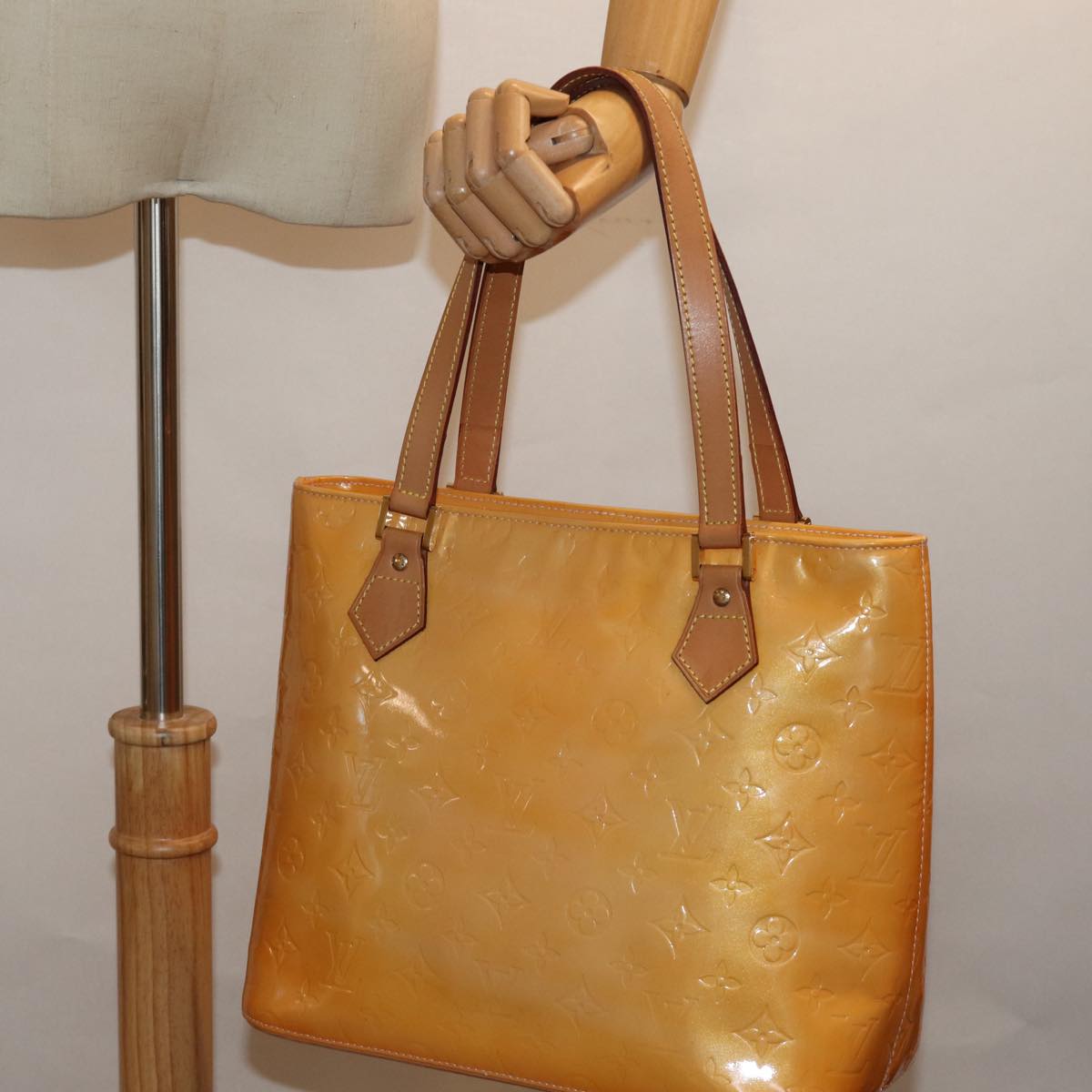 LOUIS VUITTON Monogram Vernis Houston Bag Marshmallow Pink M91302 LV 75283