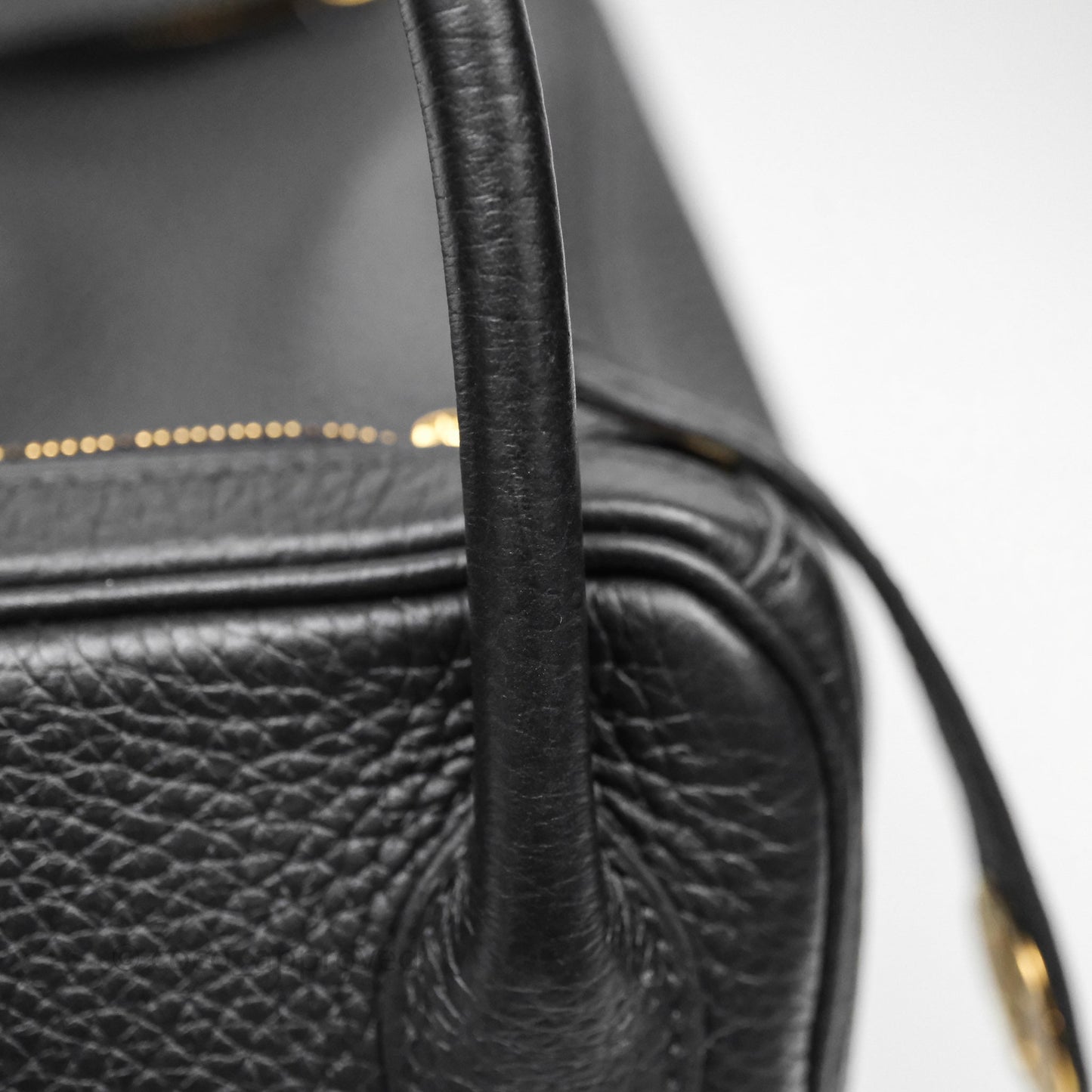Hermès Lindy 26 Black Taurillon Clemence Gold Hardware