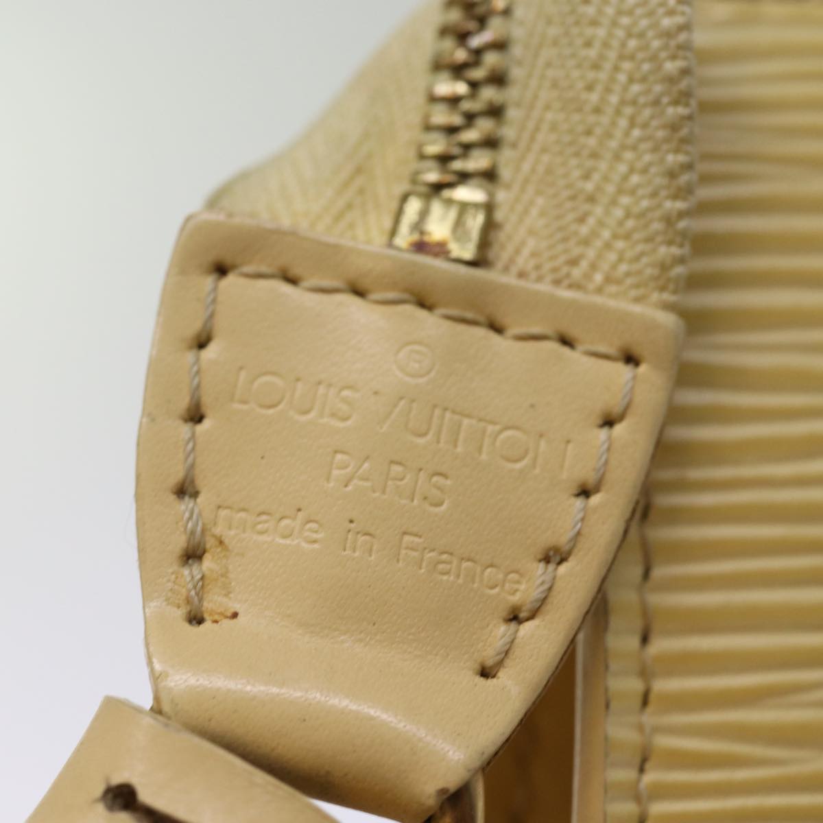 LOUIS VUITTON Epi Pochette Accessoires Pouch Vanilla M5294A LV 75461