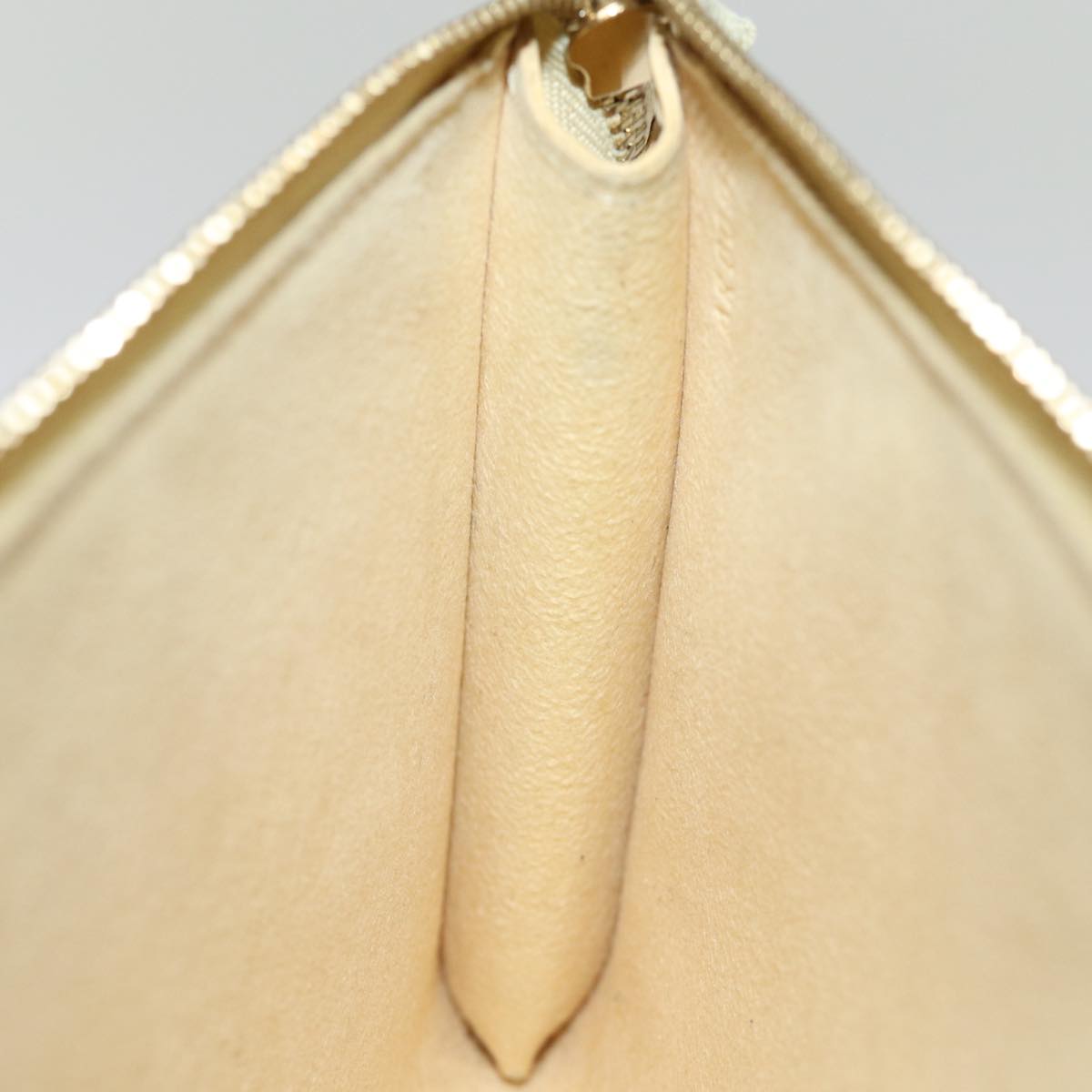 LOUIS VUITTON Epi Pochette Accessoires Pouch Vanilla M5294A LV 75461