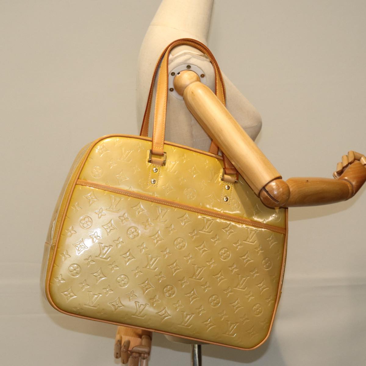 LOUIS VUITTON Monogram Vernis Sutton Boston Bag Beige M91139 LV 75504