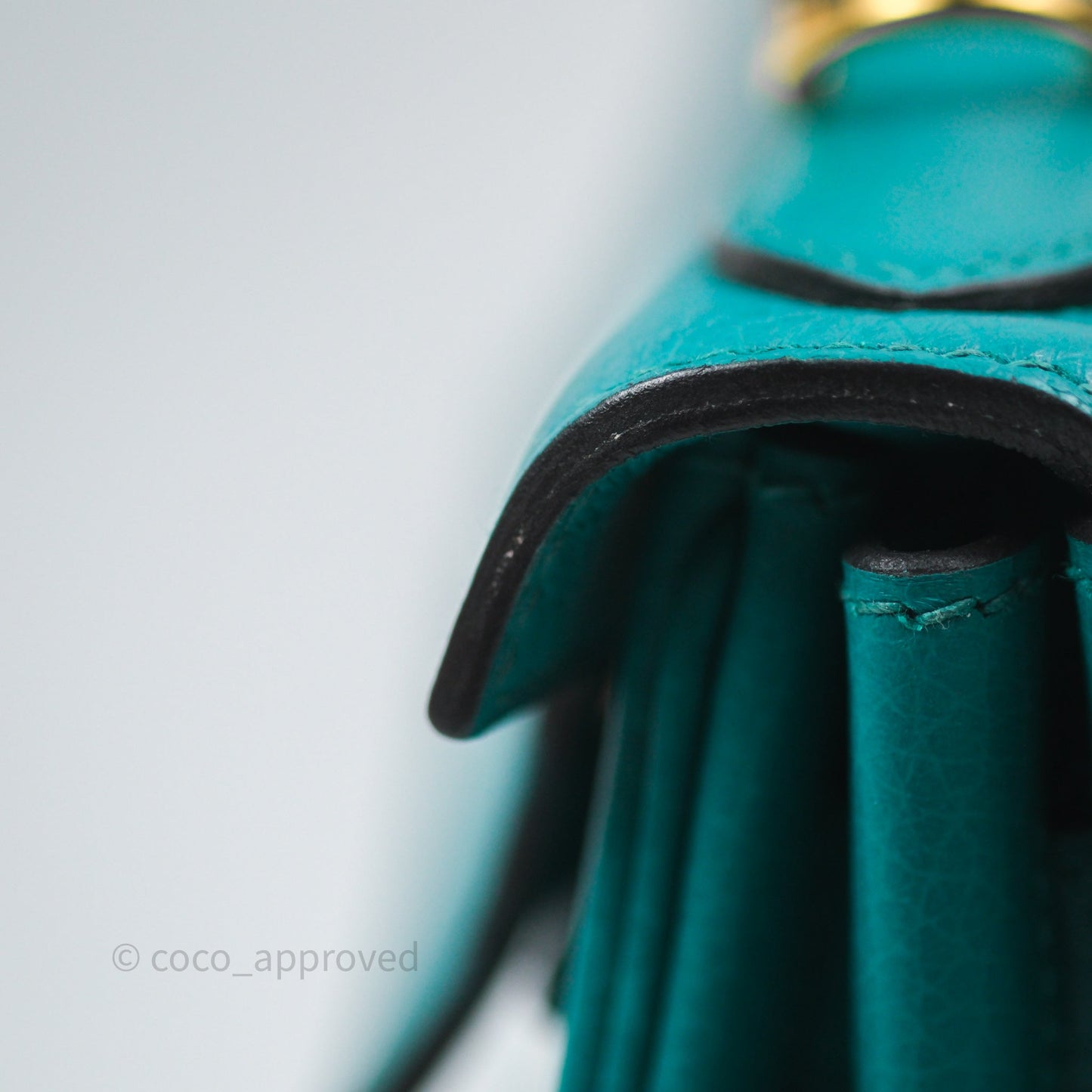 Hermès Kelly 28 Retourne Bleu Paon 7F Clemence Gold Hardware