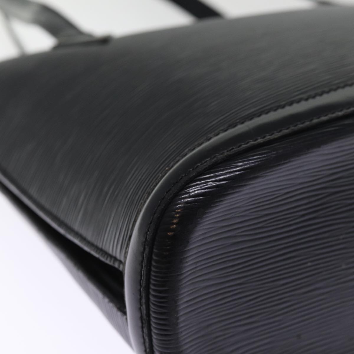 LOUIS VUITTON Epi Lussac Shoulder Bag Black M52282 LV 75752