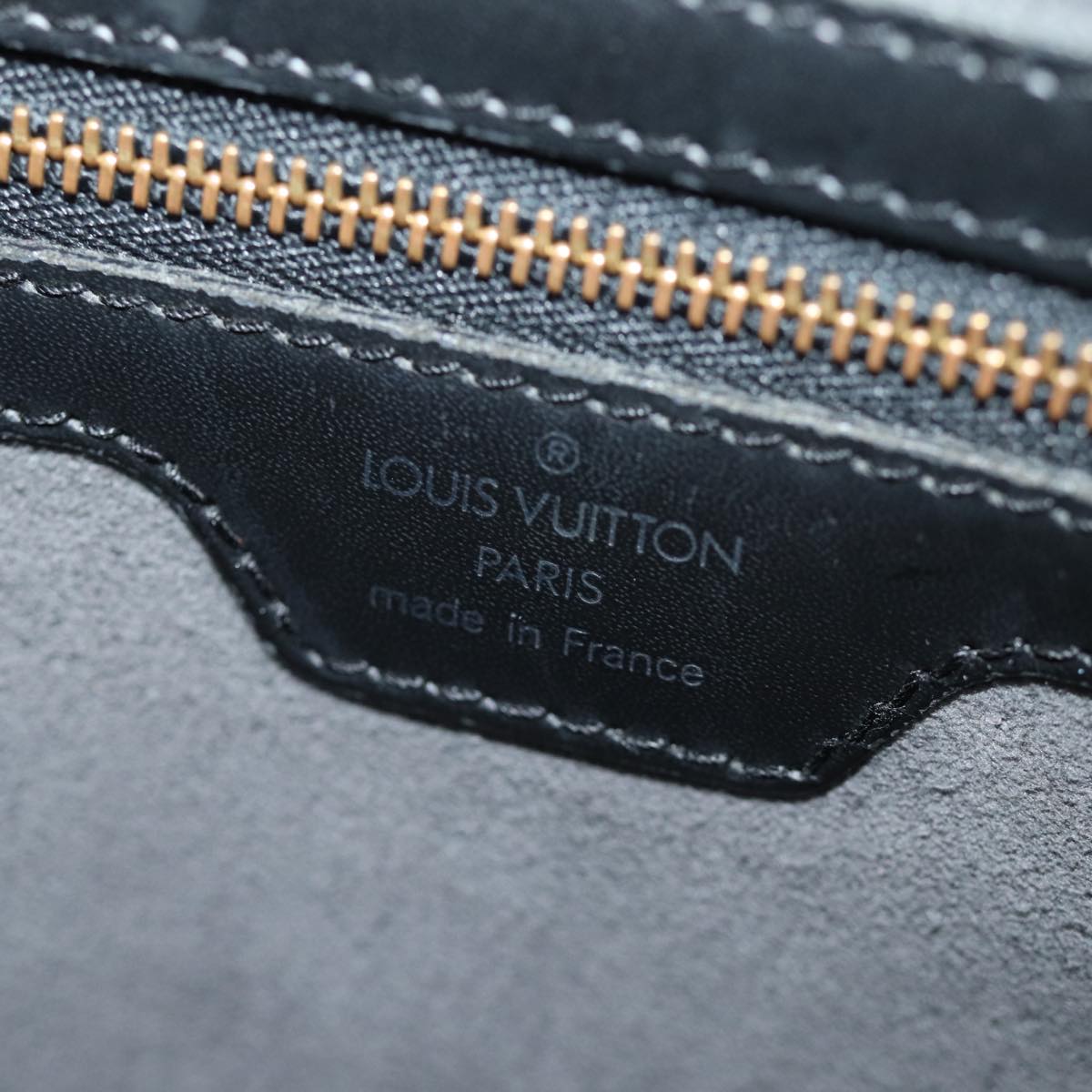 LOUIS VUITTON Epi Lussac Shoulder Bag Black M52282 LV 75752