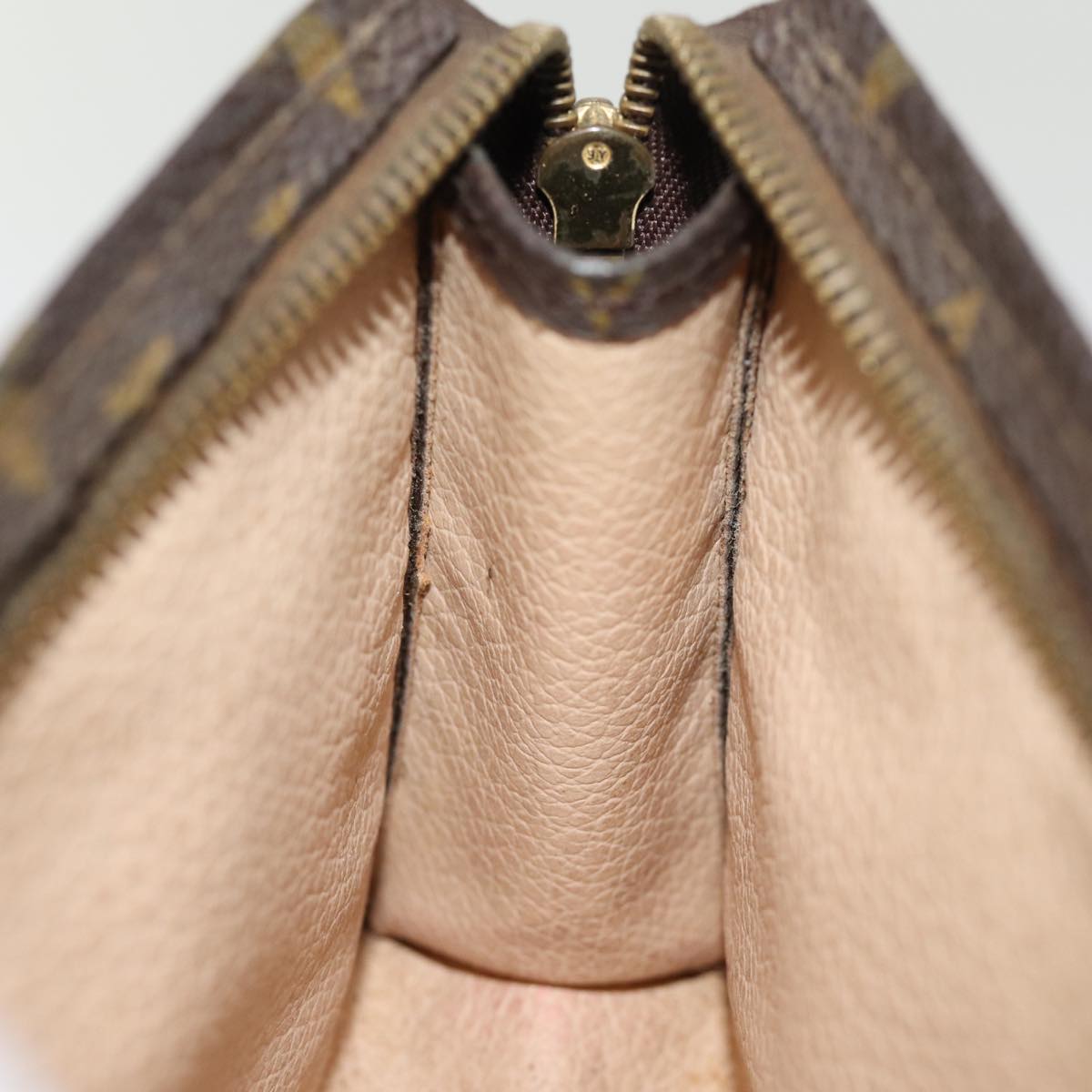 LOUIS VUITTON Monogram Poche Toilette 15 Pouch M47546 LV 75858