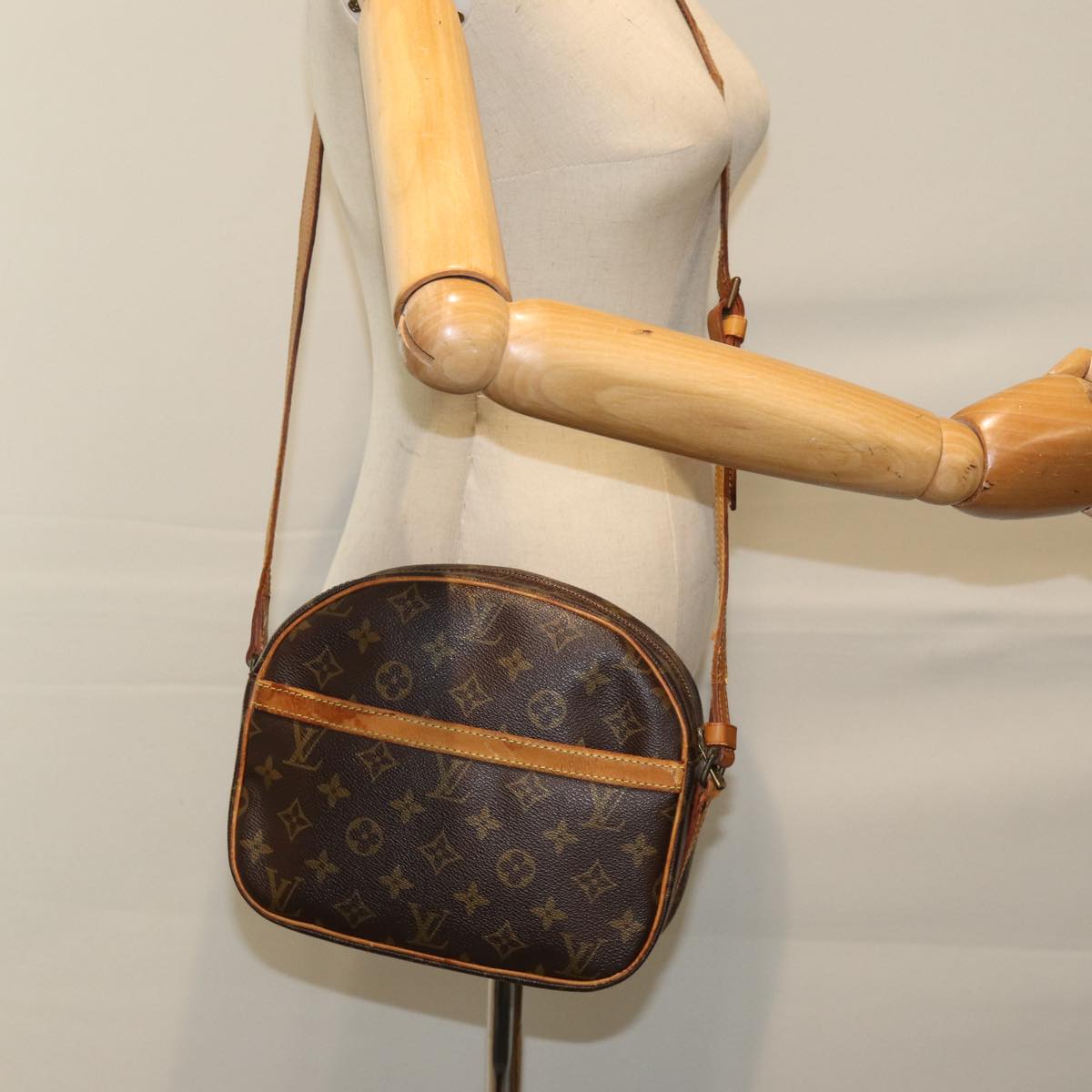 LOUIS VUITTON Monogram Senlis Shoulder Bag M51222 LV 75869