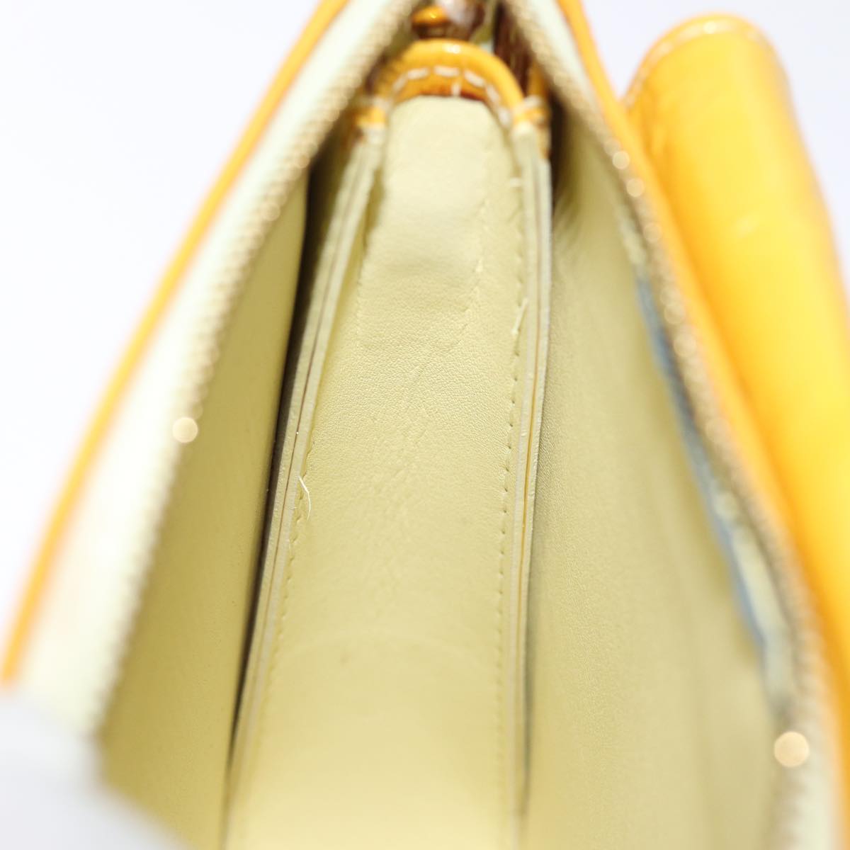 LOUIS VUITTON Monogram Vernis Motto Pouch Lime Yellow M91059 LV 75874