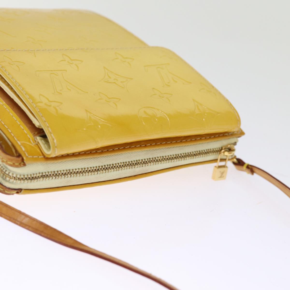 LOUIS VUITTON Monogram Vernis Motto Pouch Lime Yellow M91059 LV 75874