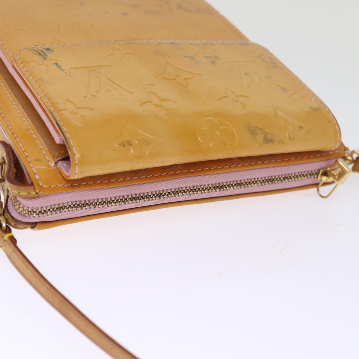 LOUIS VUITTON Monogram Vernis Motto Pouch Marshmallow Pink M91312 LV 75875