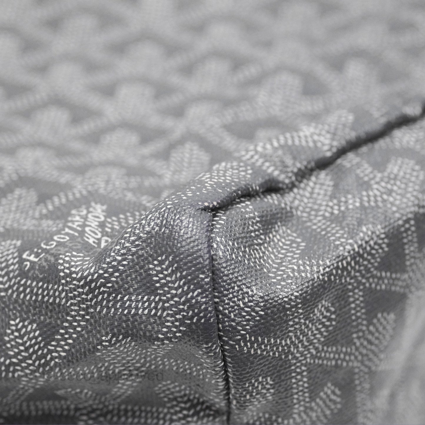 Goyard St Louis Tote PM ⁣⁣⁣⁣⁣⁣⁣⁣⁣⁣⁣⁣⁣⁣⁣⁣⁣⁣⁣⁣Grey Goyardine Canvas