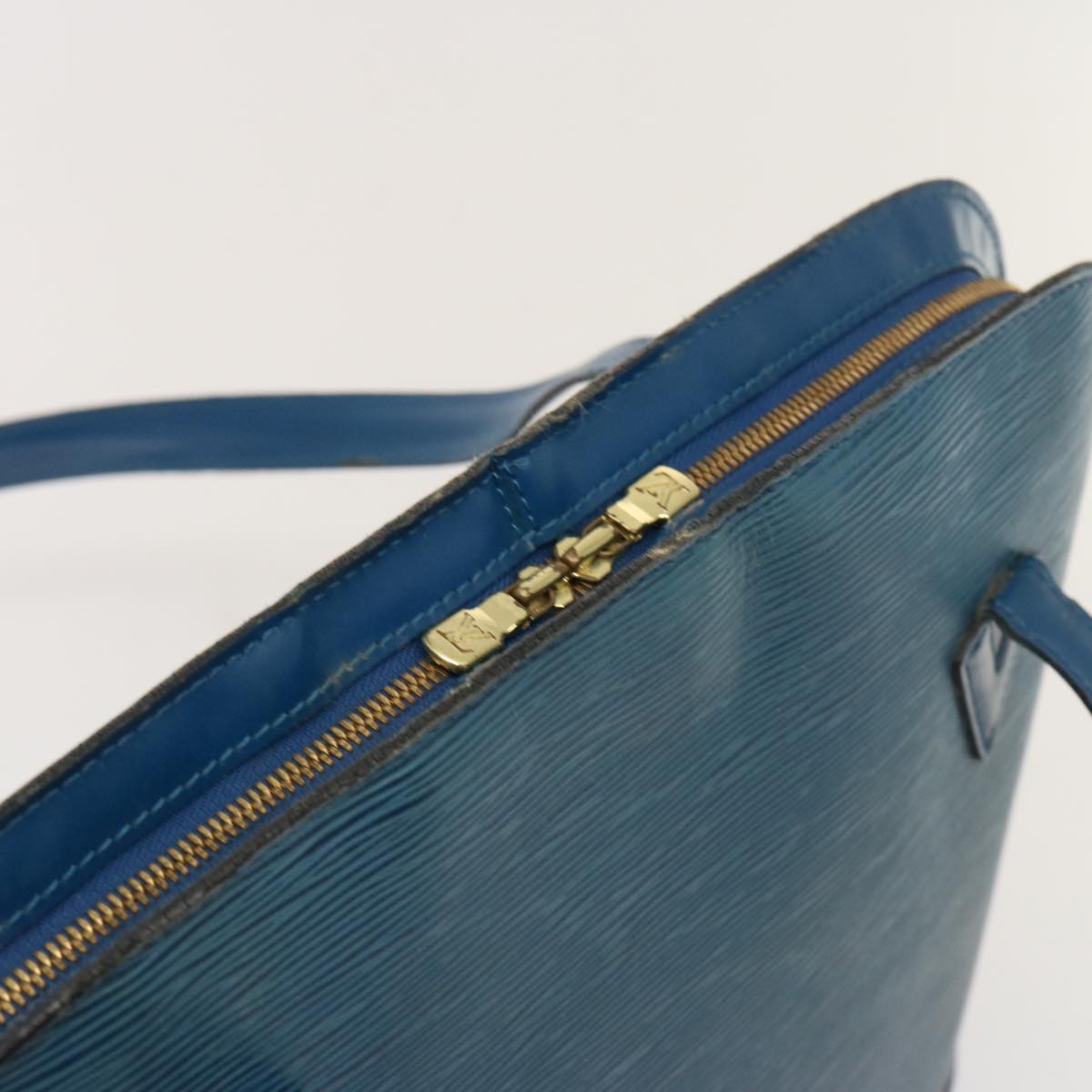 LOUIS VUITTON Epi Lussac Shoulder Bag Blue M52285 LV 75940