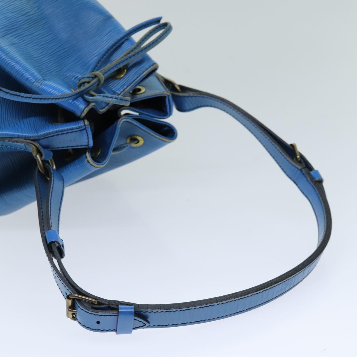 LOUIS VUITTON Epi Noe Shoulder Bag Toledo Blue M44005 LV 75944
