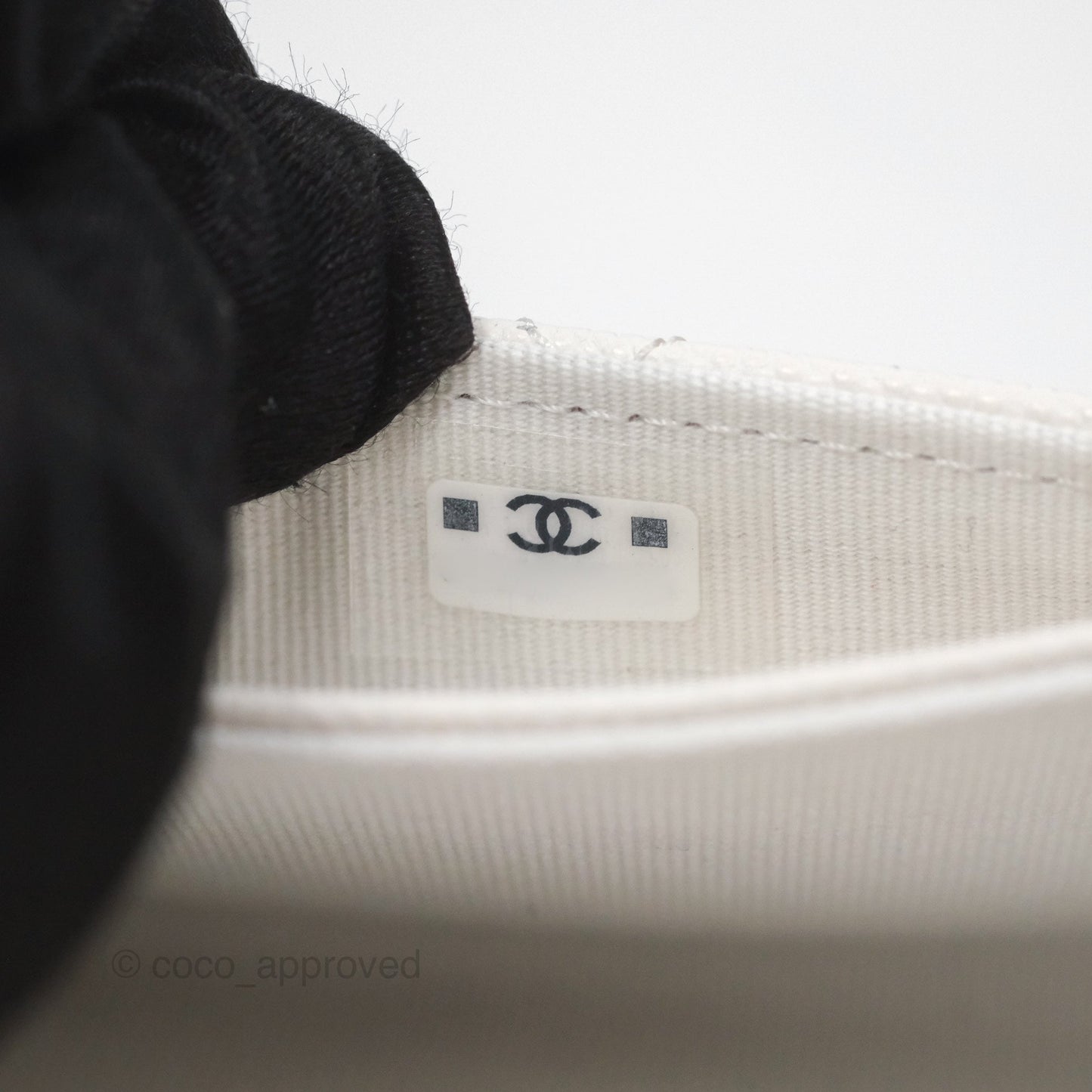 Chanel CC Resin Stone Flap Card Holder White Caviar