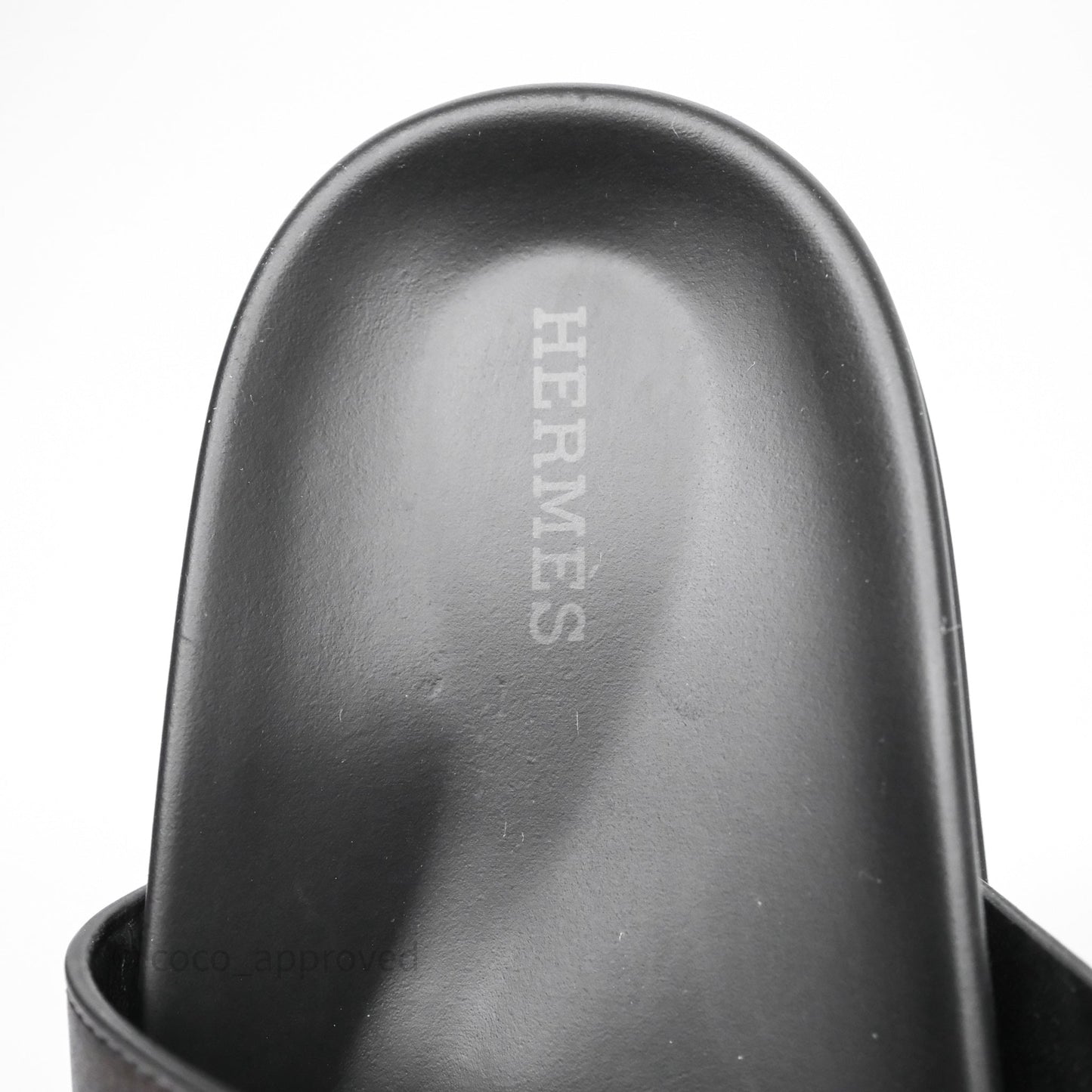 Hermès Chypre Sandal Calfskin Black Size 39