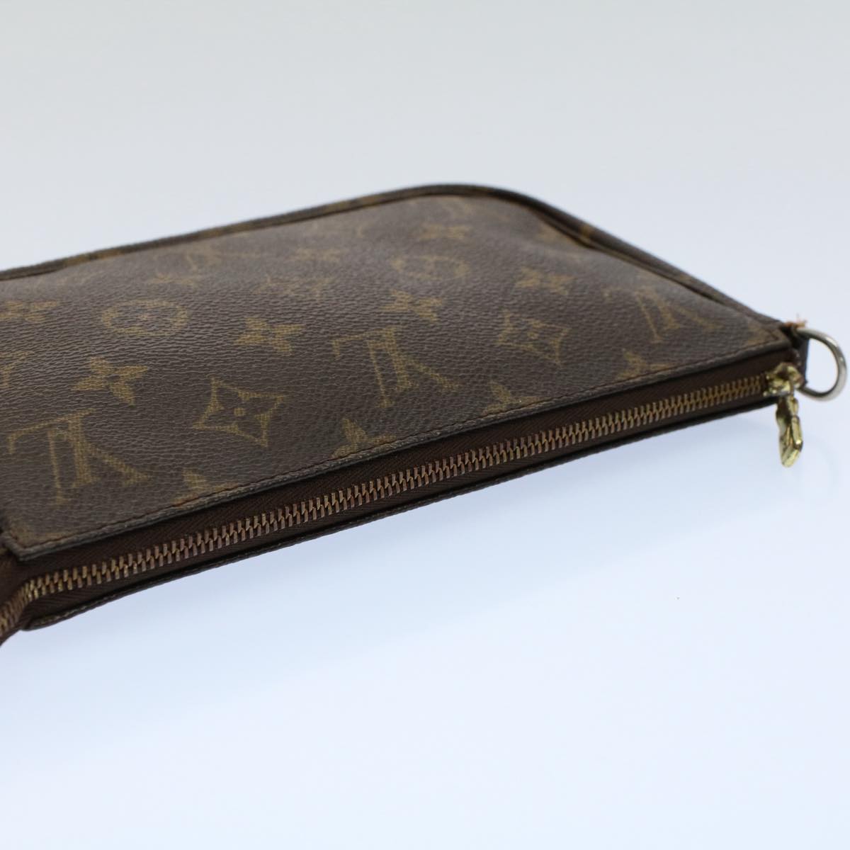 Louis Vuitton Pochette Accessoire  Canvas Clutch Bag ()