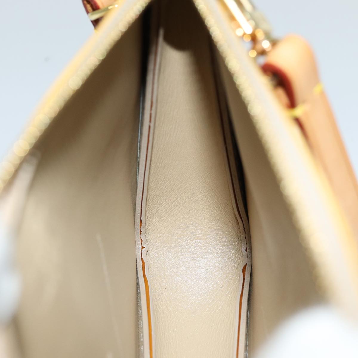 LOUIS VUITTON Monogram Vernis Lexington Pouch Beige M91010 LV 76031