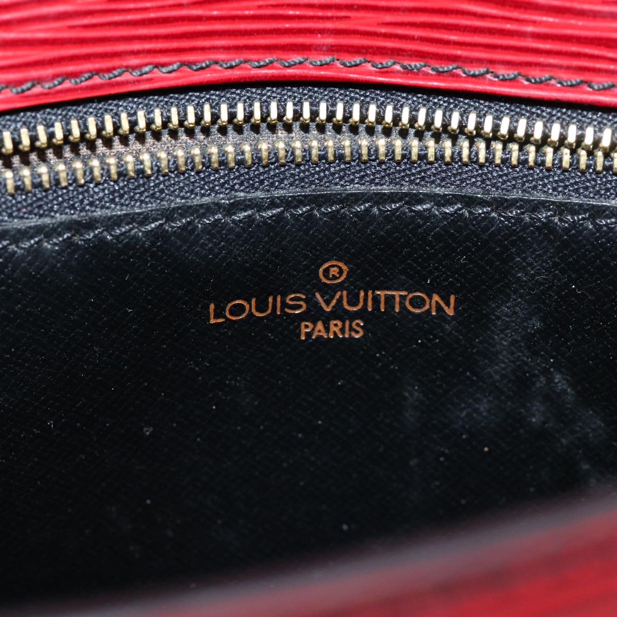 LOUIS VUITTON Epi Saint Cloud GM Shoulder Bag Red M52197 LV 76052