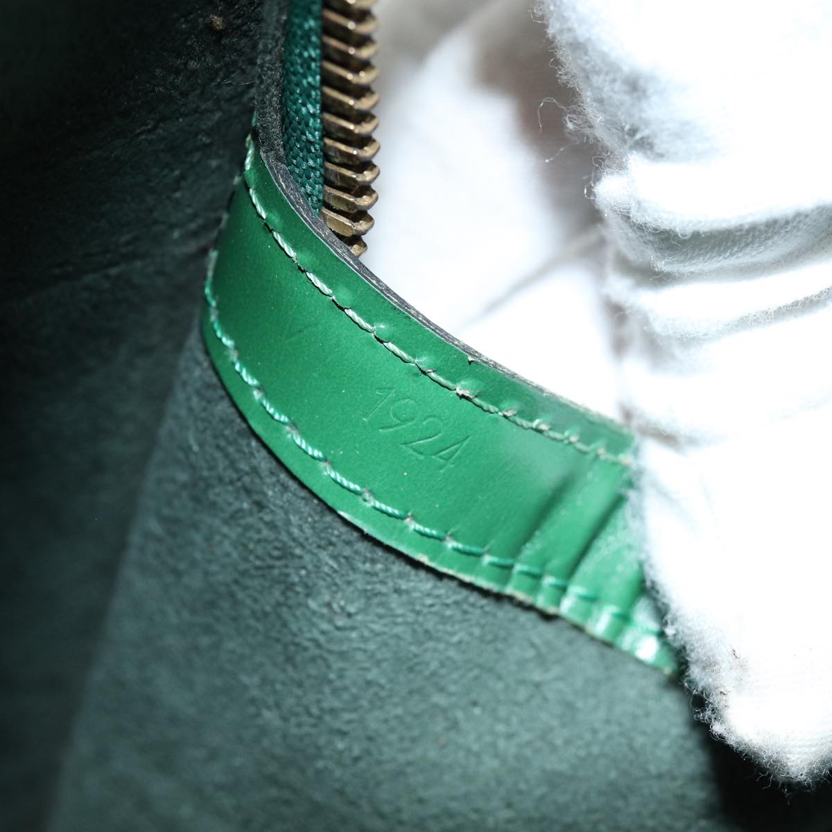 LOUIS VUITTON Epi Lussac Shoulder Bag Green M52284 LV 76073