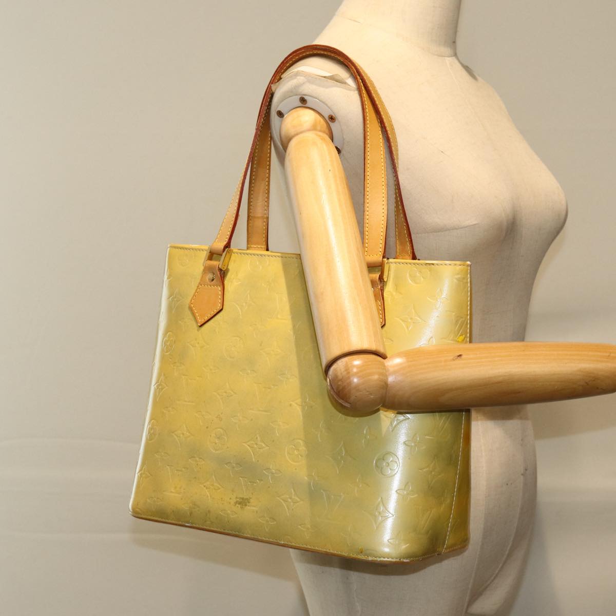 LOUIS VUITTON Monogram Vernis Houston Hand Bag Gris M91053 LV 76212