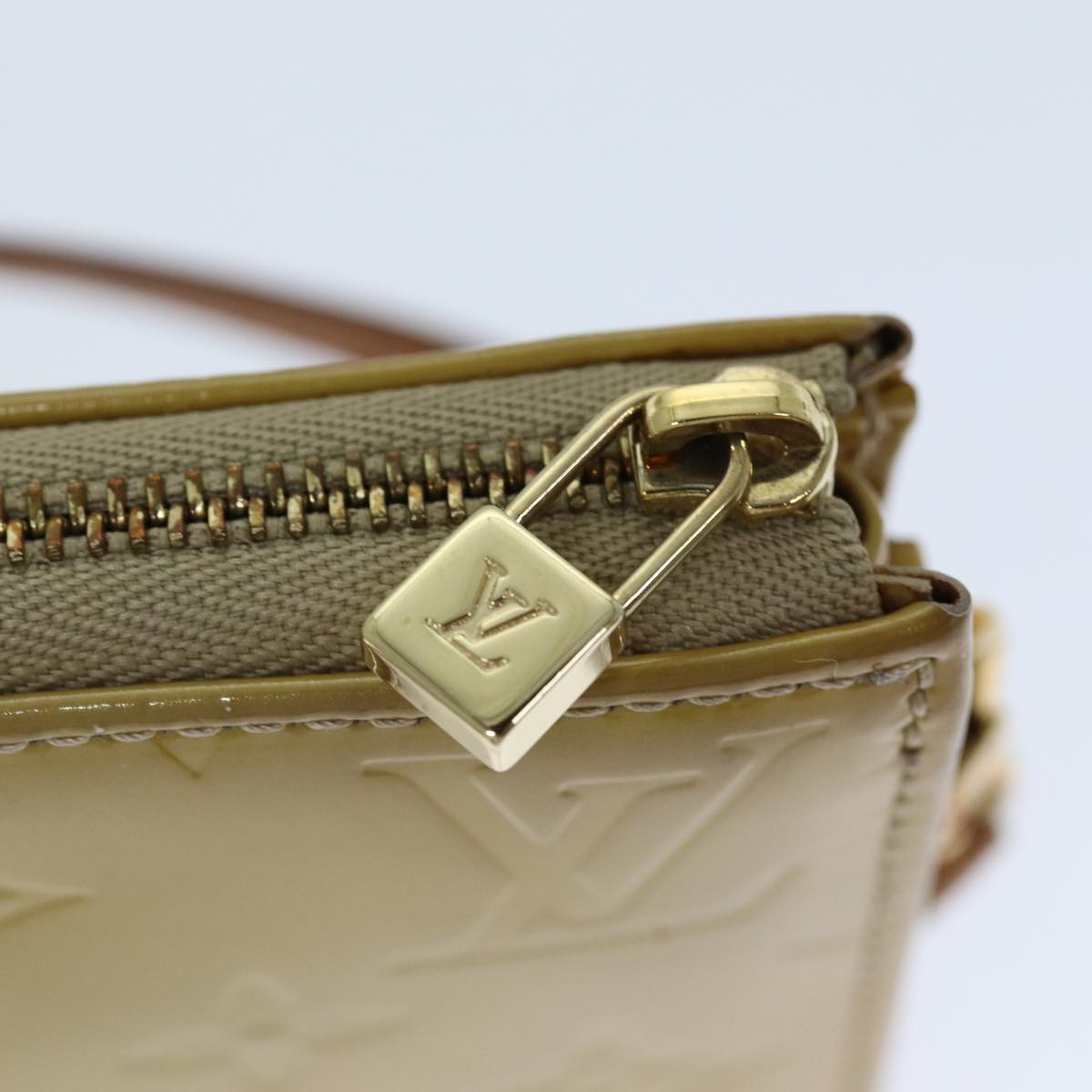 LOUIS VUITTON Monogram Vernis Lexington Accessory Pouch Beige M91010 76315