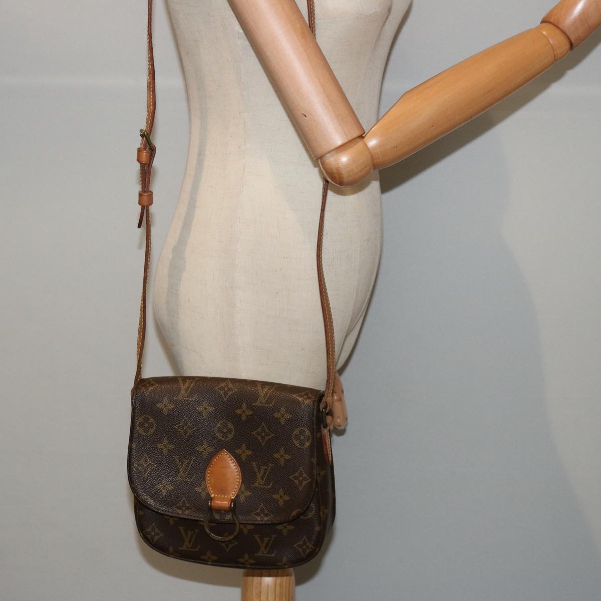 LOUIS VUITTON Monogram Saint Cloud MM Shoulder Bag M51243 LV 76461